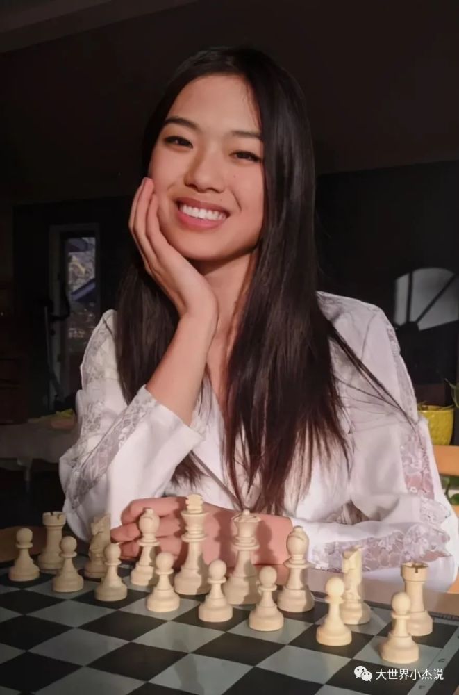 加拿大华裔美女主播!3岁学棋,16岁成国际大师!_腾讯新闻