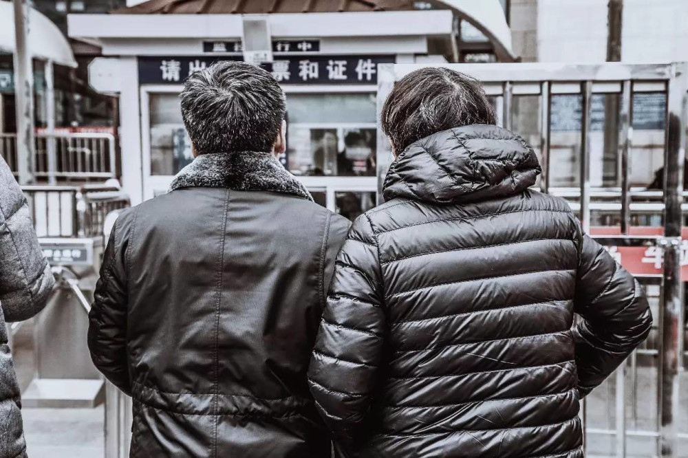 一组照片让人泪流满面人生的离别现场有些人一转身就是一辈子