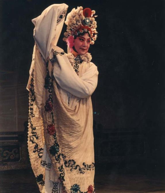 左大玢:自从演了"观音菩萨"后怪事不断,拍完戏皈依佛门