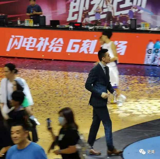 中国男子篮球职业联赛|骂人骂上热搜，却一夜圈粉20万女友粉的他什么来头？