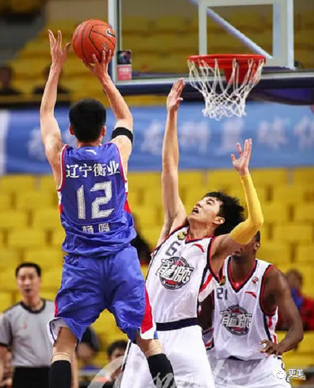 中国男子篮球职业联赛|骂人骂上热搜，却一夜圈粉20万女友粉的他什么来头？