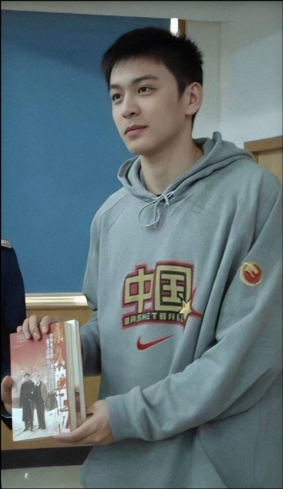 中国男子篮球职业联赛|骂人骂上热搜，却一夜圈粉20万女友粉的他什么来头？