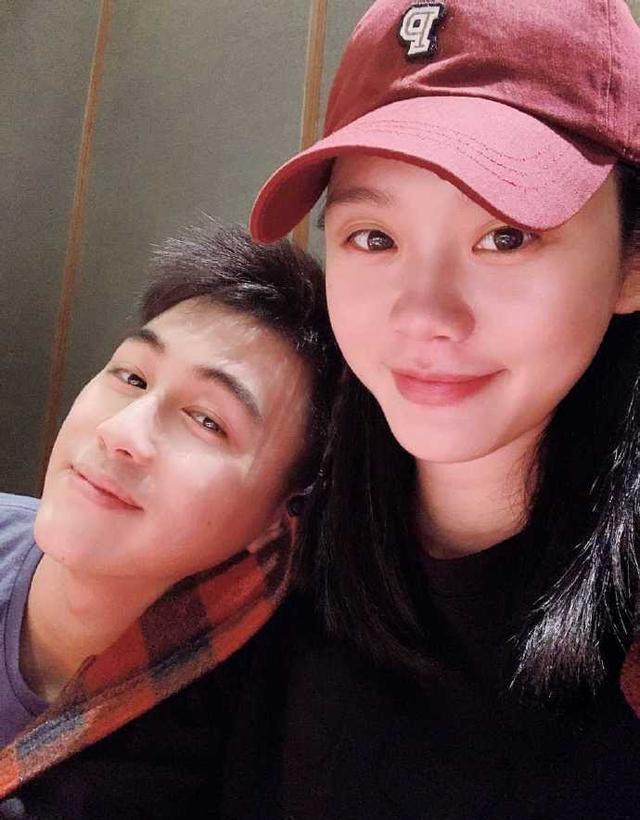 何猷君|奚梦瑶亲自下厨遭何猷君嫌弃，假装生气惹何猷君秒变脸，为老公按摩超贴心