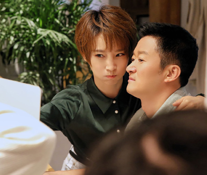 何猷君|奚梦瑶亲自下厨遭何猷君嫌弃，假装生气惹何猷君秒变脸，为老公按摩超贴心