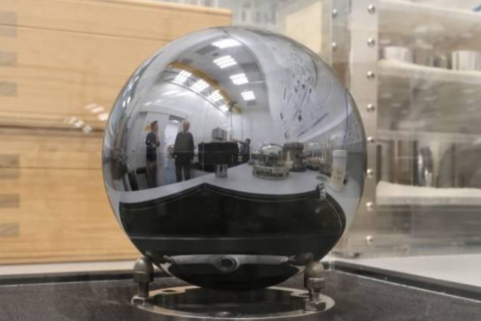 科学家|历时5年耗资1000万，打造的世界最圆球体，却无一人说浪费！