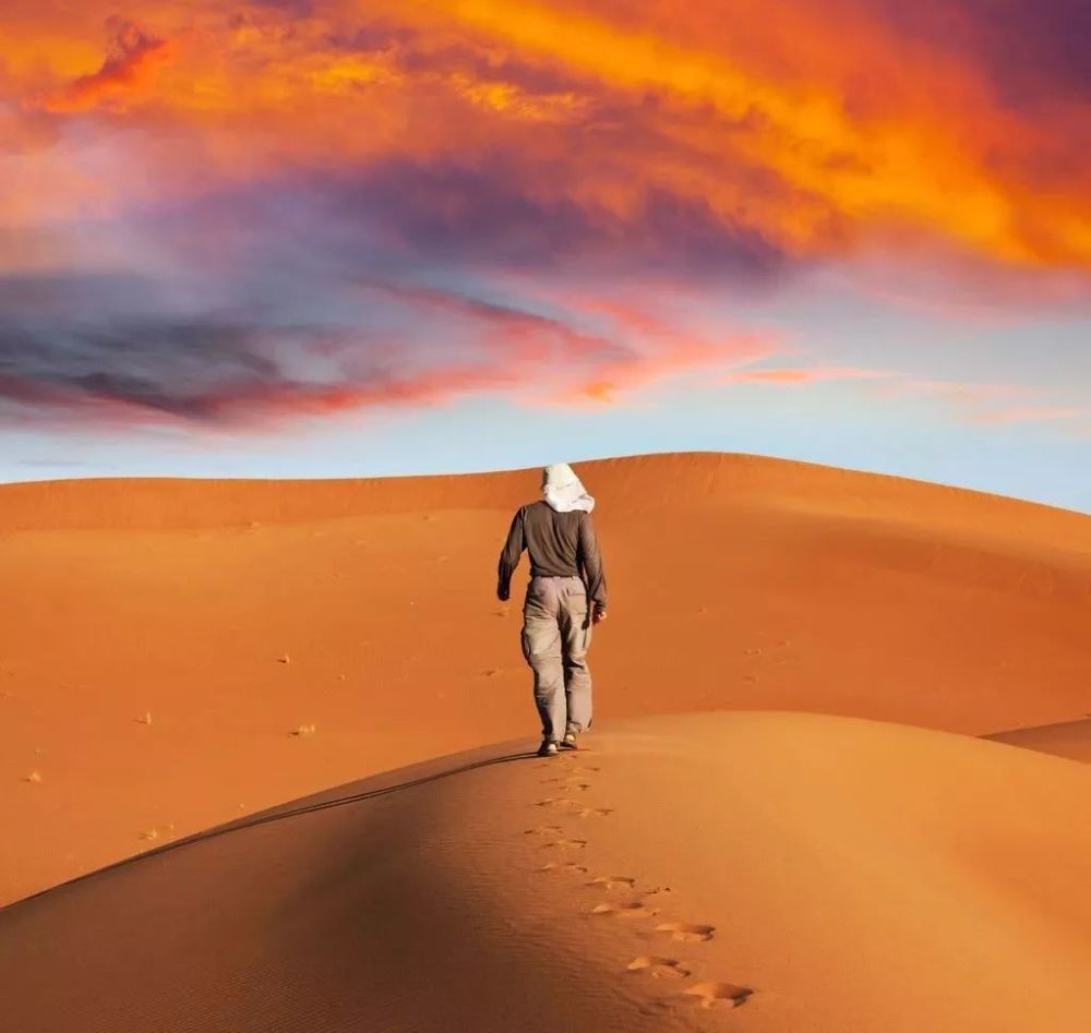 淡水|中国最大沙漠下，隐藏着一片大海？淡水储量相当于8条长江