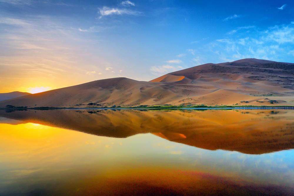 淡水|中国最大沙漠下，隐藏着一片大海？淡水储量相当于8条长江