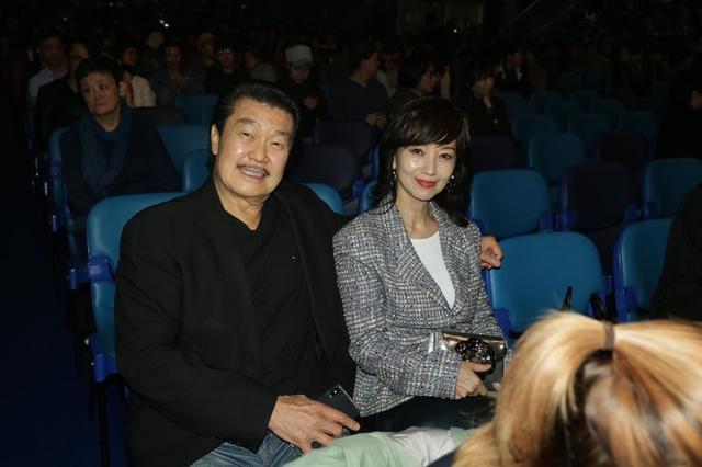 周润发|梦回《上海滩》！赵雅芝周润发罕见同框，距首次合作已过四十余年