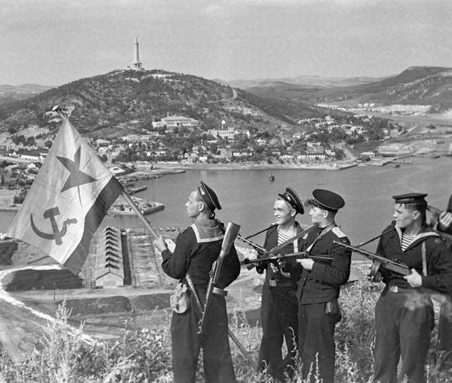 二战日本宣布投岛,他率40辆坦克进攻苏军,仅1个小