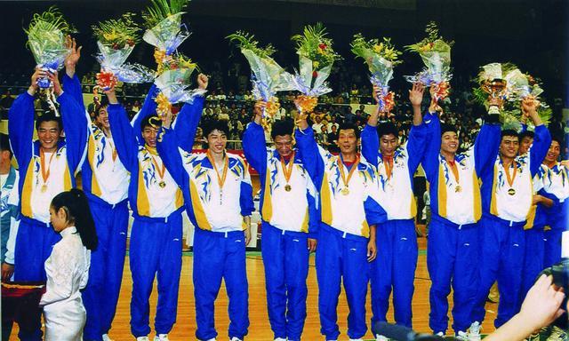 中国男排虽然在世界赛场上未曾登顶,但四川男排有着全国五连冠的辉煌