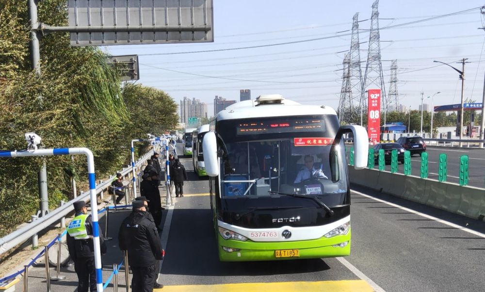 北京|壹现场丨方便北京上班族返回燕郊 两跨省公交延至晚10点