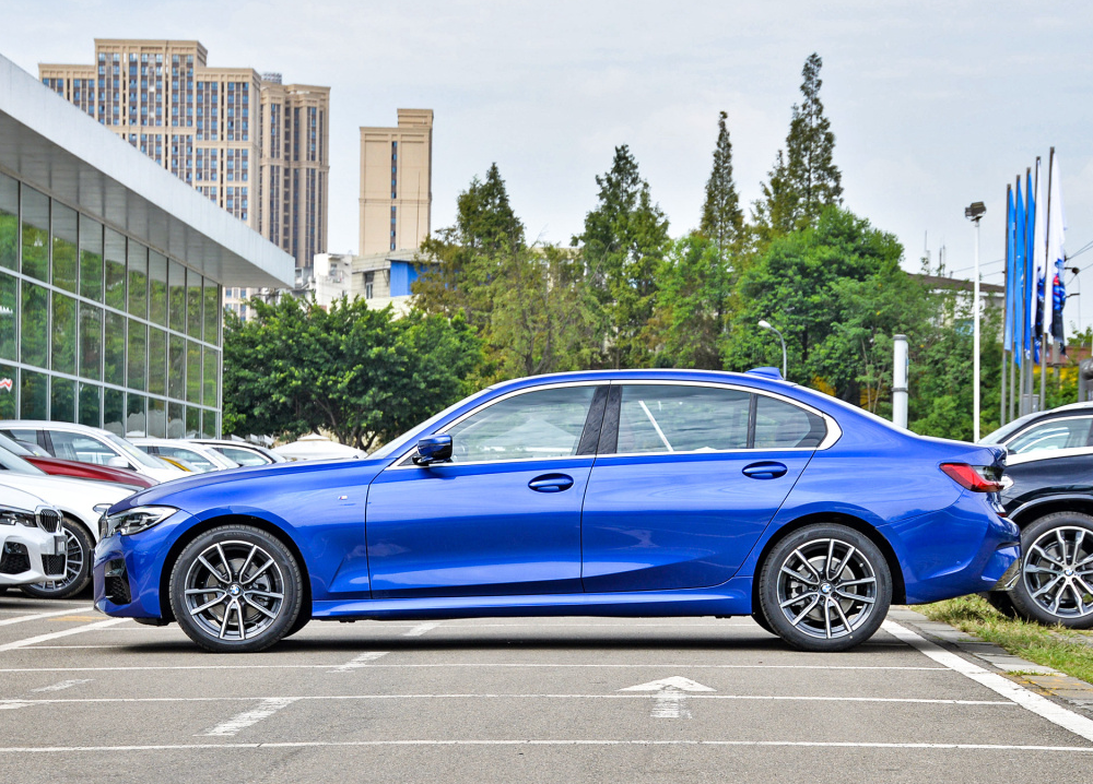 30万的预算选择很多,但宝马的这款车子,性价比实在太高