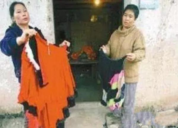 重庆红衣男孩案件回顾身穿红裙子吊死屋梁悬案引发大众猜测
