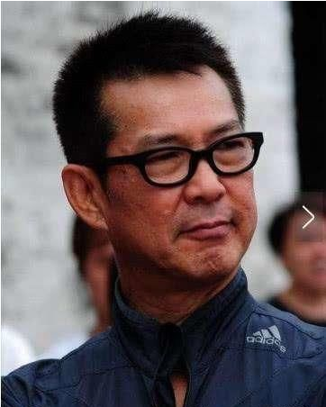 元彪老了,成龙老了,周星驰也老了,只有她47岁像25岁般