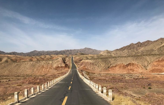 中卫最美"66号公路"——北长滩秘境