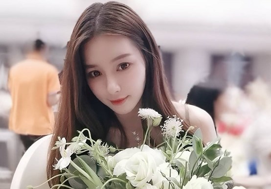 除此之外,节目的参与嘉宾还会有虎牙美女厨娘—萌小哈,这一次的她不再