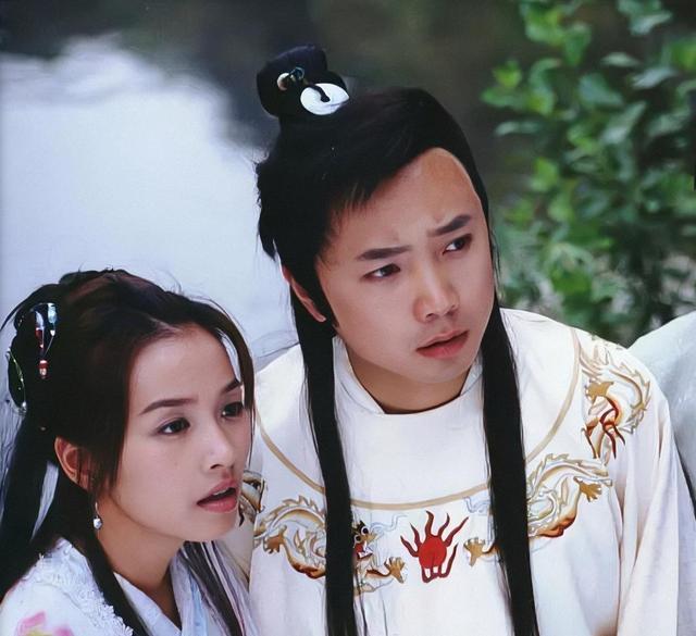 张庭|张庭陶虹大秀闺蜜情！穿同款上衣热舞似少女，后者刚获赠一层楼