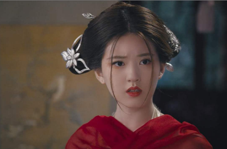 迪丽热巴|杨紫突然多了一个对手，“商业价值榜单”她超越杨紫，直追迪丽热巴