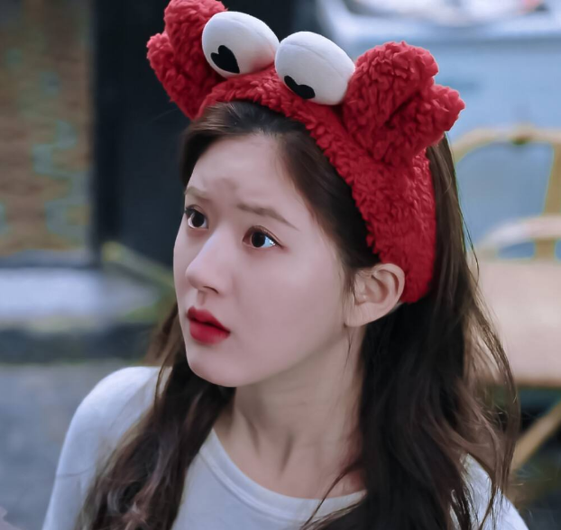 迪丽热巴|杨紫突然多了一个对手，“商业价值榜单”她超越杨紫，直追迪丽热巴