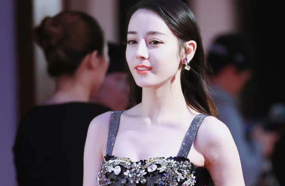 迪丽热巴|杨紫突然多了一个对手，“商业价值榜单”她超越杨紫，直追迪丽热巴