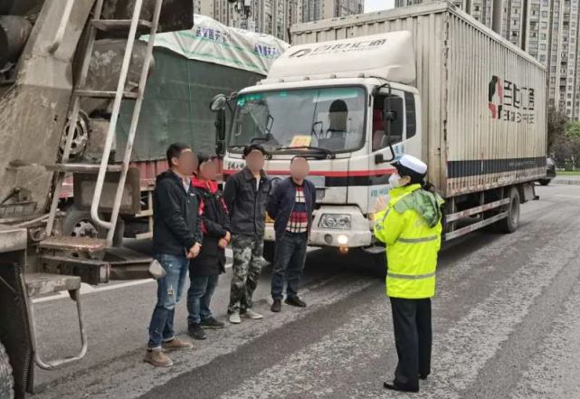 @货车司机 | 高新交巡警严查货车“闯限”违法行为|@货车司机 | 高新交巡警严查货车“闯限”违法行为