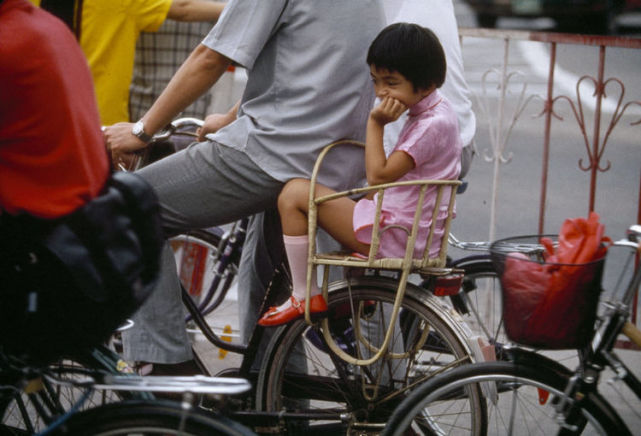 自行車年代的父與子滿滿的回憶滿滿的父子情現在很少見了