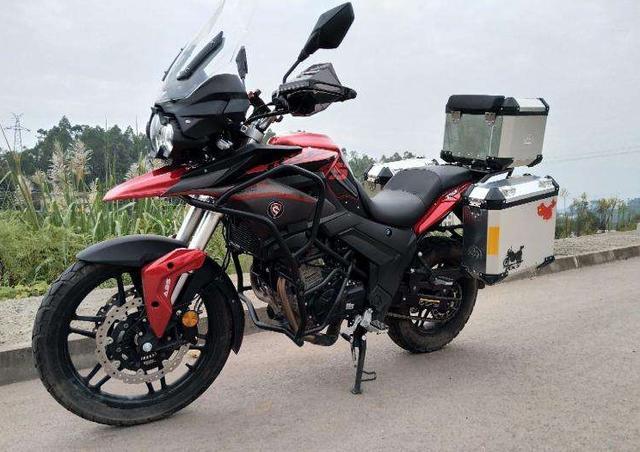 油箱大,超能装,还能跑山跑烂路的摩托车,哪一款是你的菜?