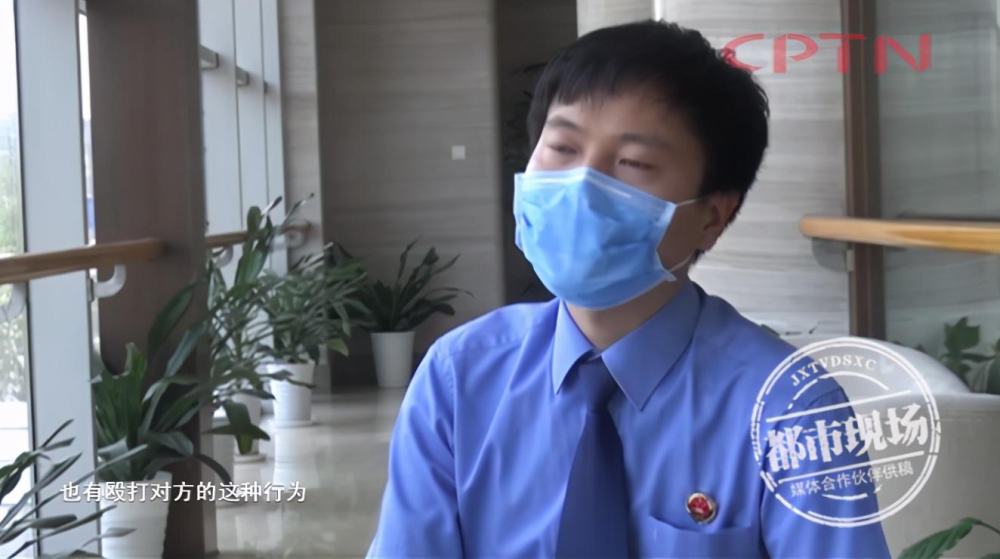 北京|“我觉得特不公平！”火锅店里两桌顾客互殴，男子拉架却被拘？