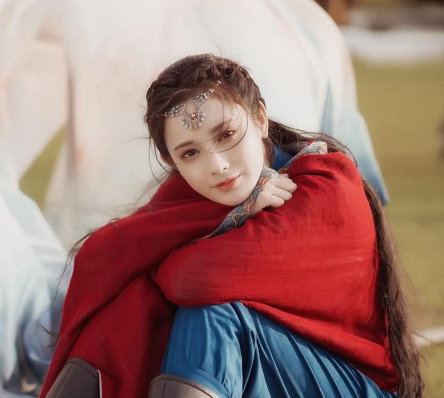 知名男星吻戏前抽烟当女演员面喷云吐雾亲对方脸颊被吐槽恶心