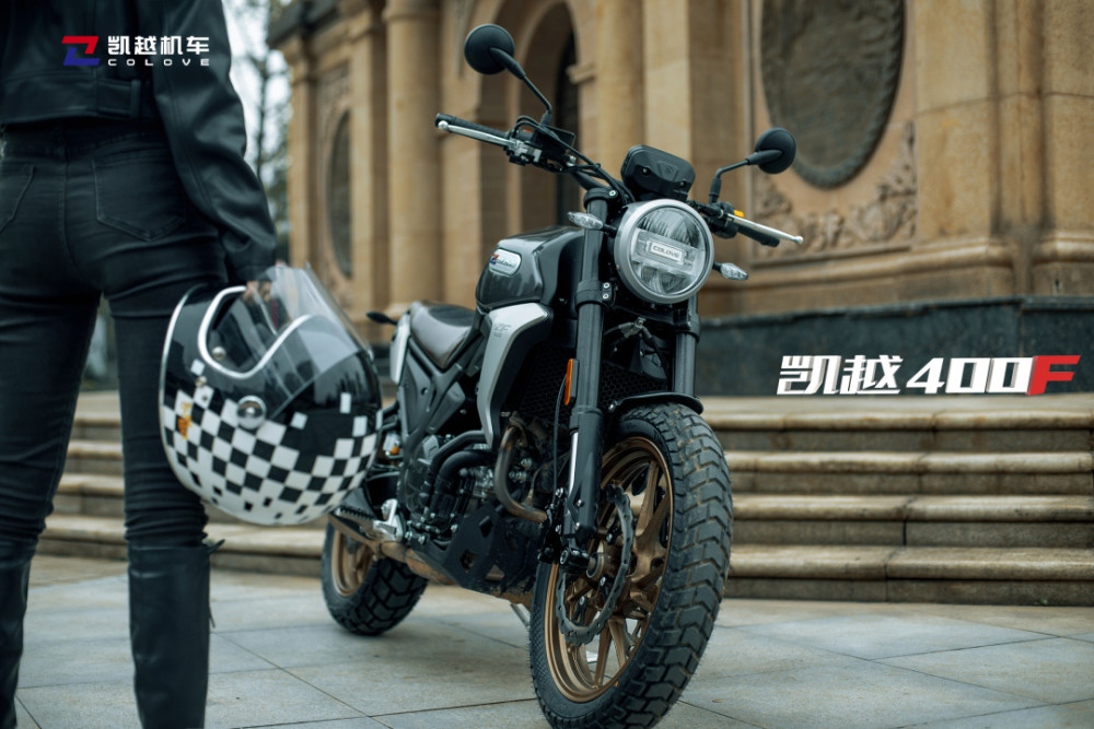 年轻人的第一辆全能复古摩托,售价2万6的凯越400f可还行?_腾讯新闻