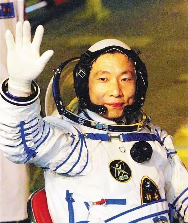 火箭队|痛心！在濒临死亡26秒返航的背后，是女儿的离世和妻子辞职