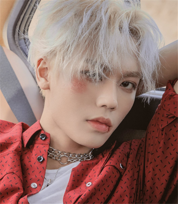 男明星集体染白发吴世勋甜酷王一博奶萌看到林彦俊撕漫男