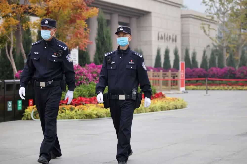 红叶映红心北京警察一心为民