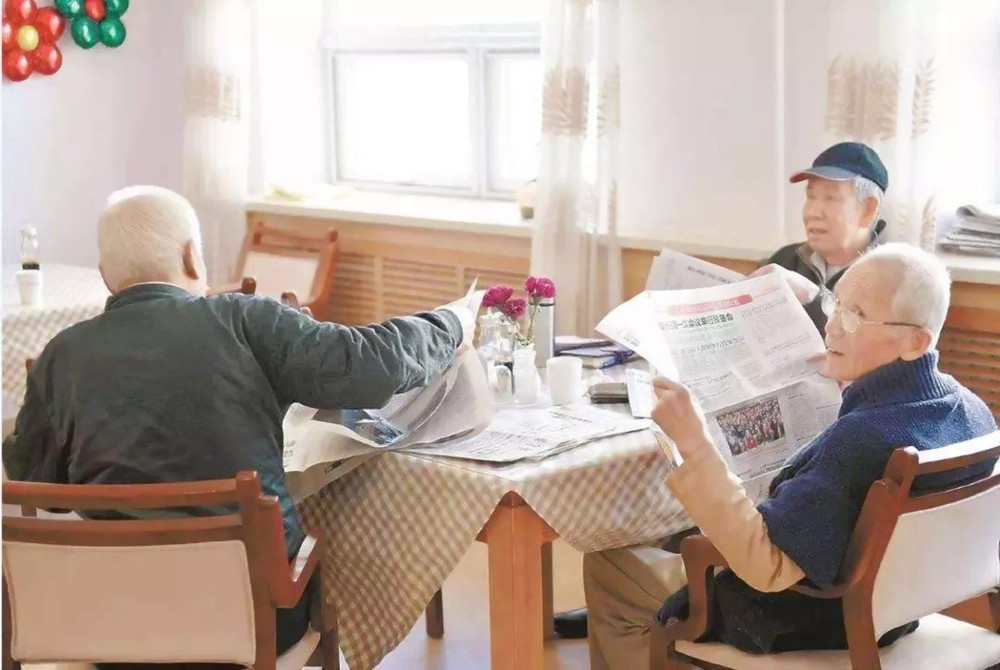 "爸,您去养老院吧,我扛不住了",儿子苦苦哀求,老人忍痛点头
