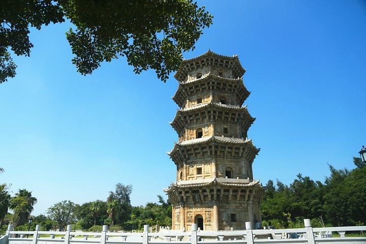 石獅市的寺廟也是非常值得一去的,朝天寺是當地旅遊必去的寺廟景點之