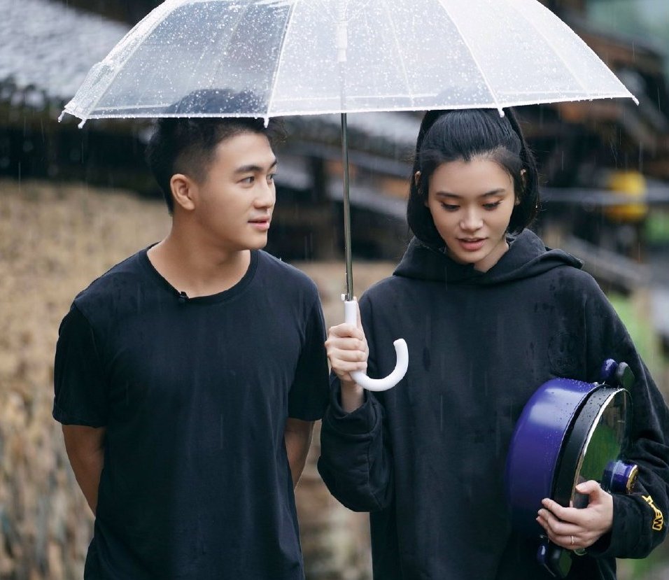 奚梦瑶|奚梦瑶太宠夫！不让何猷君上班自己赚钱养老公，称两人一直处于热恋状态