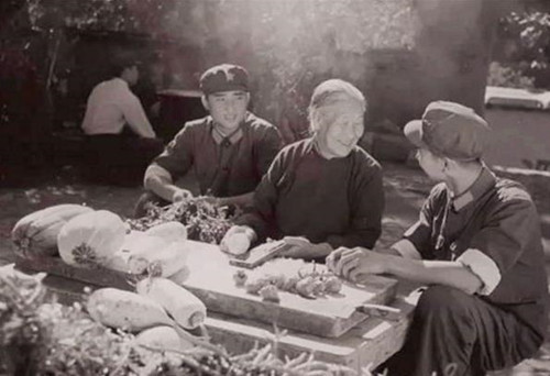 李景春|北京女子收拾养父遗物，意外找到一封血书，才知亲生父母是大英雄