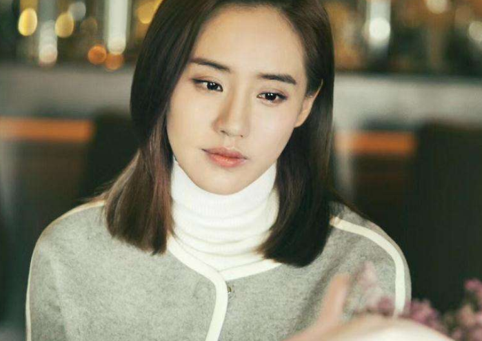 乘风破浪的姐姐|有一种“毁容”叫秋雅，《夏洛》中可盐可甜，结婚后却“沦为路人”