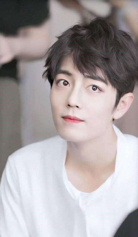 王源|王源全开麦，《我们的歌》温柔嗓音唱《可乐》，与陈小春叱咤风云