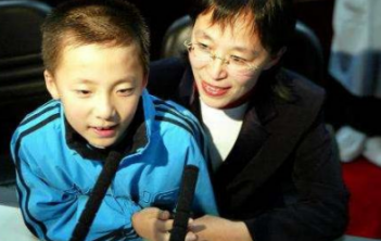 杨利伟|痛心！濒死26秒返航的背后，是2岁女儿的去世和妻子的离职