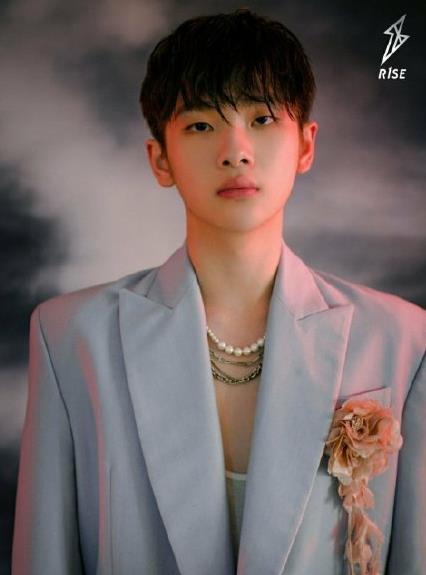 周震南|周震南回应父母老赖被指甩锅，粉丝说和他一起担责，网友：还钱吗