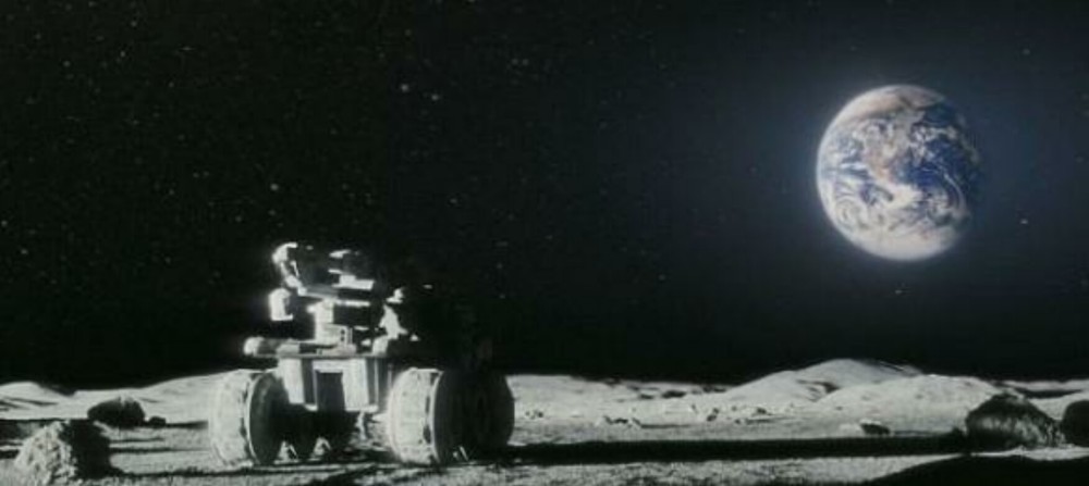 月球|科学家们刚刚报道了月球上首次明确探测到水的存在！要尝一杯吗