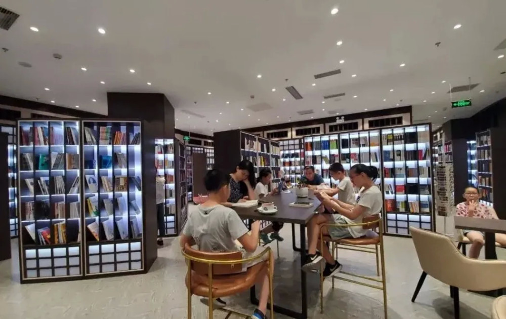 颜值|被网红“救活”的书店，真的是颜值大于一切？