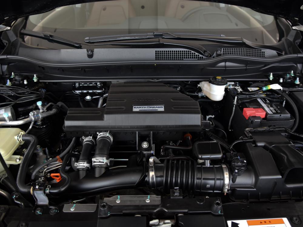 5t四缸涡轮增压l15bl发动机,最大功率193hp,峰值扭矩243n·m,采用cvt