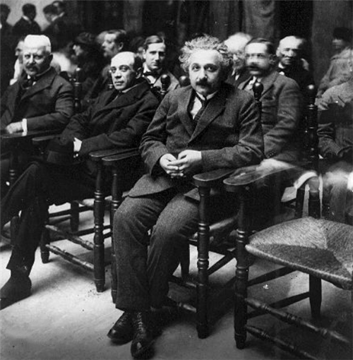 爱因斯坦|爱因斯坦游中国，写了一本游记，被公开后，字字让人愤怒难以平静