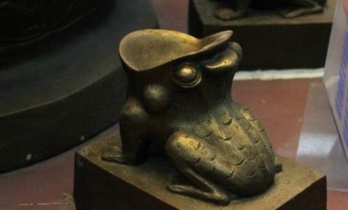 地动仪|张衡的地动仪并不存在？西方学者出来打假，新版教科书无奈将其删除