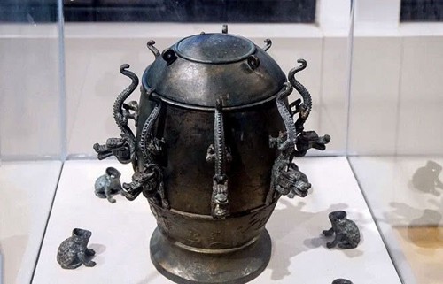 地动仪|张衡的地动仪并不存在？西方学者出来打假，新版教科书无奈将其删除