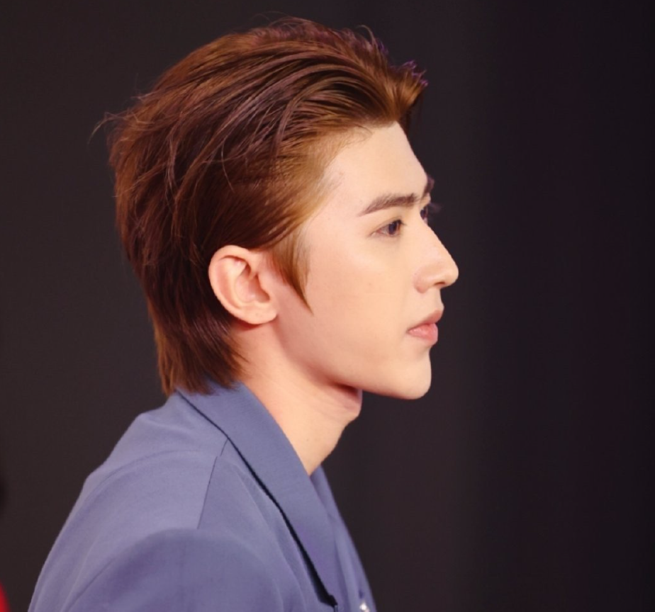 蔡徐坤生图引热议,生图放大三倍后,这颜值状态是认真的?