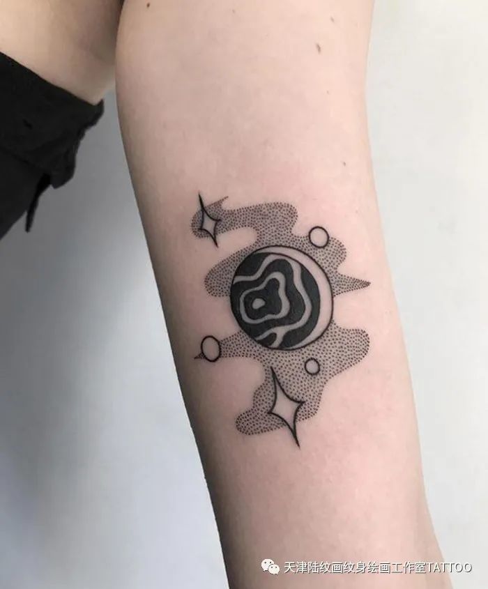 趣味无限的想象力 创意十足的黑白小纹身_腾讯新闻