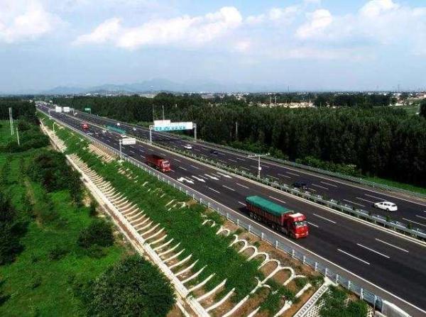 济泰高速正式通车济南三环十二射最后一射济青中线也开工了